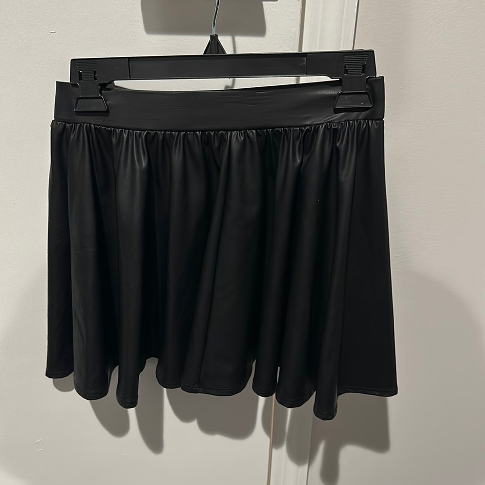 Black pleather mini skirt